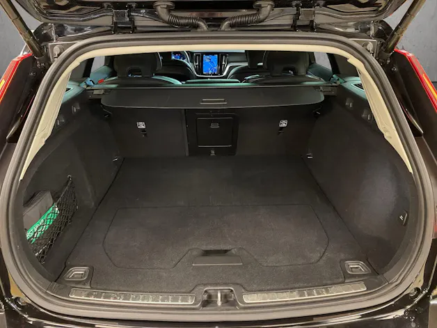 Volvo V60 T6 eAWD Plug in Hybrid Plus Dark Geartronic
