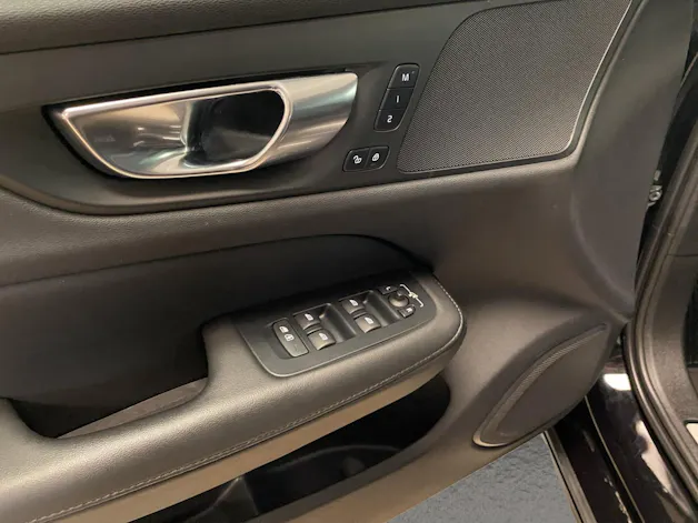 Volvo V60 T6 eAWD Plug in Hybrid Plus Dark Geartronic