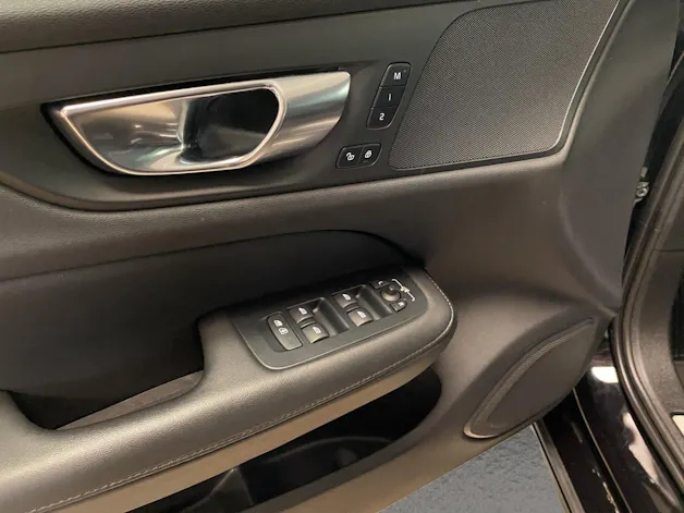 Volvo V60 T6 eAWD Plug in Hybrid Plus Dark Geartronic