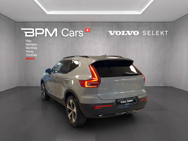 Volvo XC40 B3 Benzin Mild Hybrid Plus Dark DCT