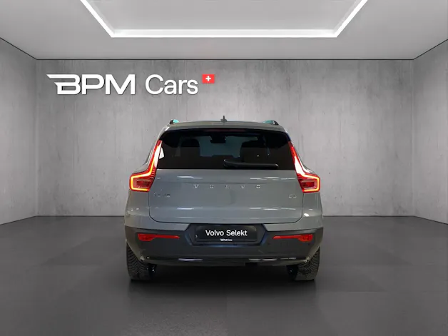 Volvo XC40 B3 Benzin Mild Hybrid Plus Dark DCT