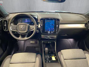 Volvo XC40 B3 Benzin Mild Hybrid Plus Dark DCT