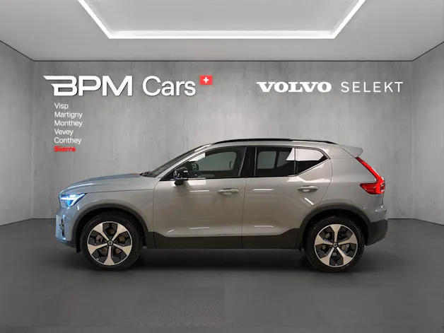 Volvo XC40 B3 Benzin Mild Hybrid Plus Dark DCT