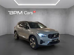 Volvo XC40 B3 Benzin Mild Hybrid Plus Dark DCT
