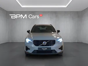 Volvo XC40 B3 Benzin Mild Hybrid Plus Dark DCT