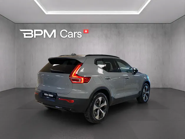 Volvo XC40 B3 Benzin Mild Hybrid Plus Dark DCT
