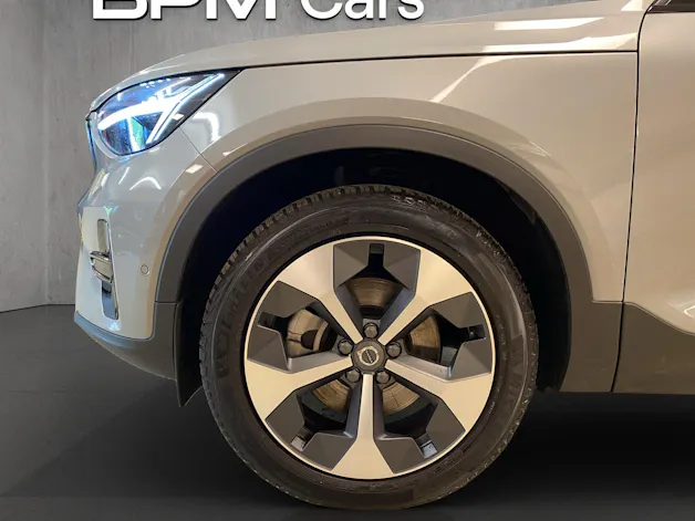 Volvo XC40 B3 Benzin Mild Hybrid Plus Dark DCT