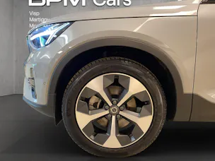 Volvo XC40 B3 Benzin Mild Hybrid Plus Dark DCT