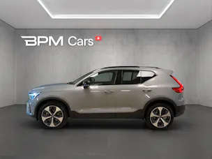 Volvo XC40 B3 Benzin Mild Hybrid Plus Dark DCT