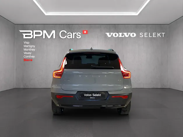 Volvo XC40 B3 Benzin Mild Hybrid Plus Dark DCT