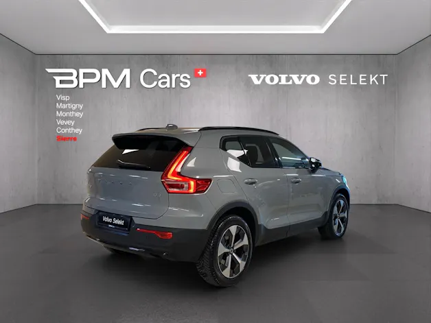 Volvo XC40 B3 Benzin Mild Hybrid Plus Dark DCT