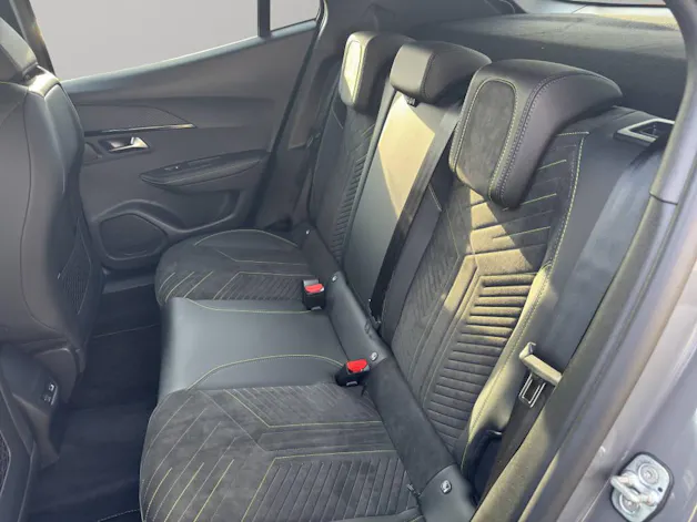 Peugeot 2008 1.2 Hybrid 145 GT