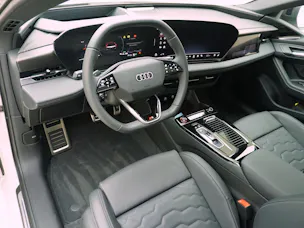 AUDI S6 e-tron Avant quattro