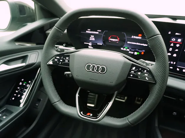 AUDI S6 e-tron Avant quattro