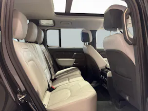 Land Rover Defender 110 3.0 D I6 300 X-Dynamic HSE