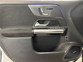 https://vehicle.imgix.net/4291946/48a1d5f6-e105-49a6-ab30-c6891e62640c.jpg