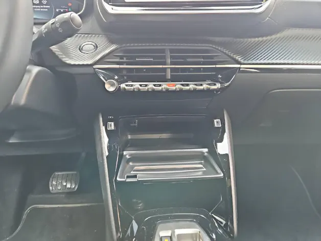 Peugeot 2008 1.2 mHY 110PS Allure