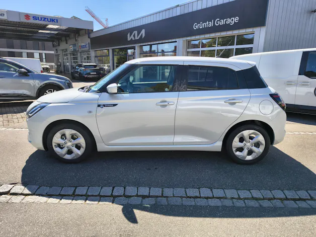 Suzuki Swift 1.2 Sakura Hybrid