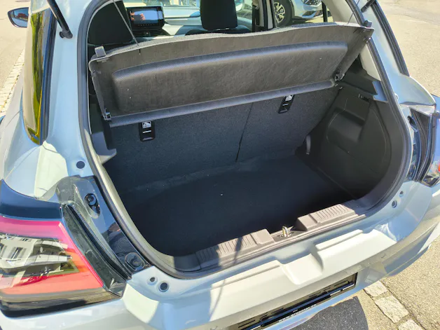 Suzuki Swift 1.2 Sakura Hybrid