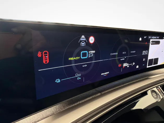 PEUGEOT 5008 1.6 PHEV GT