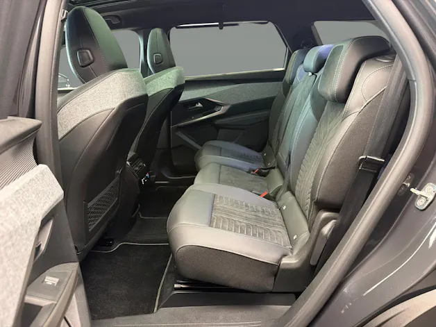 PEUGEOT 5008 1.6 PHEV GT