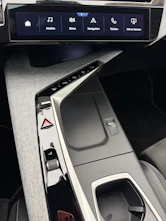 Fahrzeugbild PEUGEOT 5008 1.6 PHEV GT