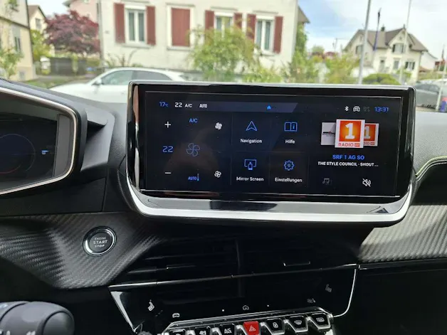 Peugeot 2008 1.2 Hybrid 145 GT