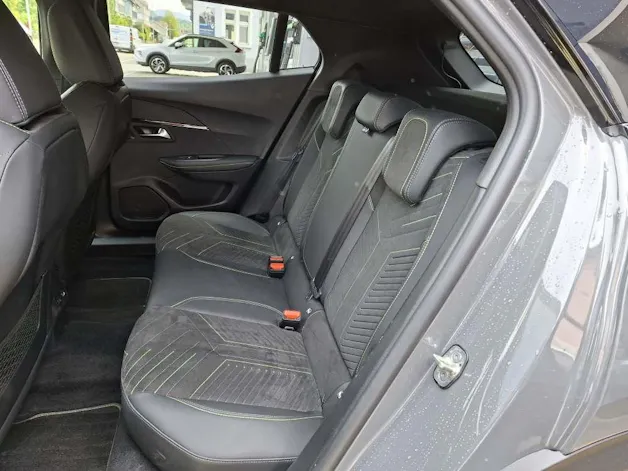 Peugeot 2008 1.2 Hybrid 145 GT