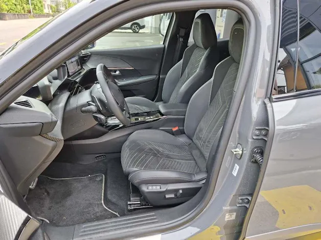 Peugeot 2008 1.2 Hybrid 145 GT