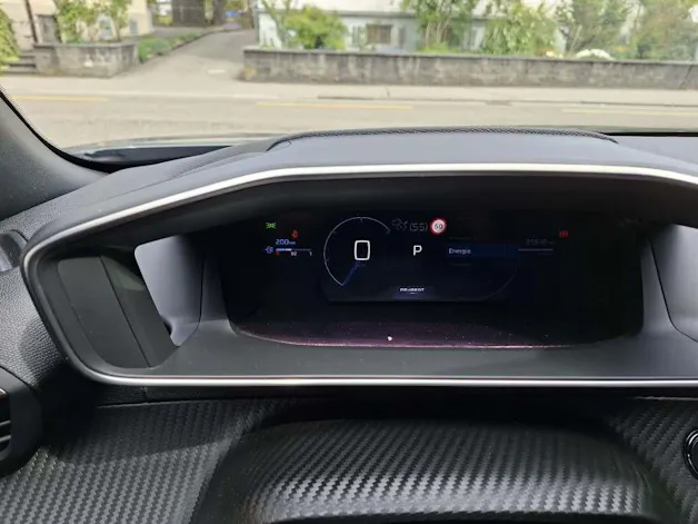 Peugeot 2008 1.2 Hybrid 145 GT
