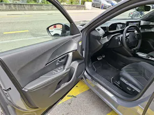 Peugeot 2008 1.2 Hybrid 145 GT