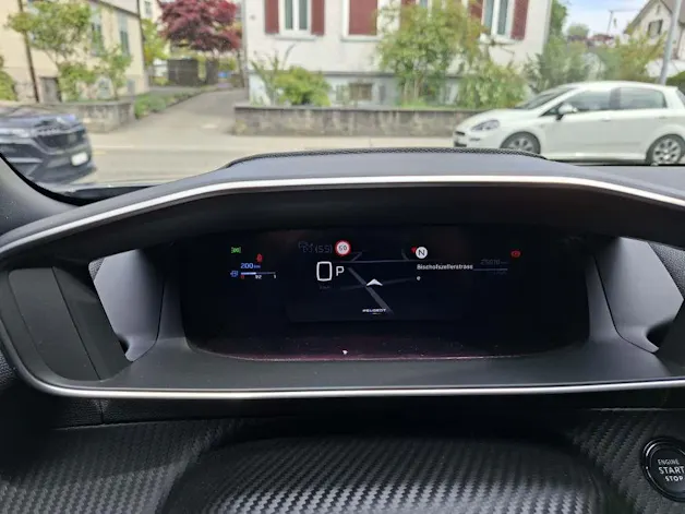 Peugeot 2008 1.2 Hybrid 145 GT