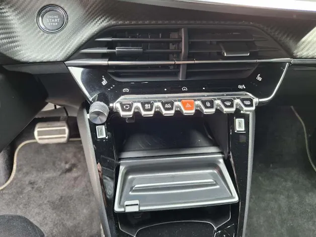 Peugeot 2008 1.2 Hybrid 145 GT