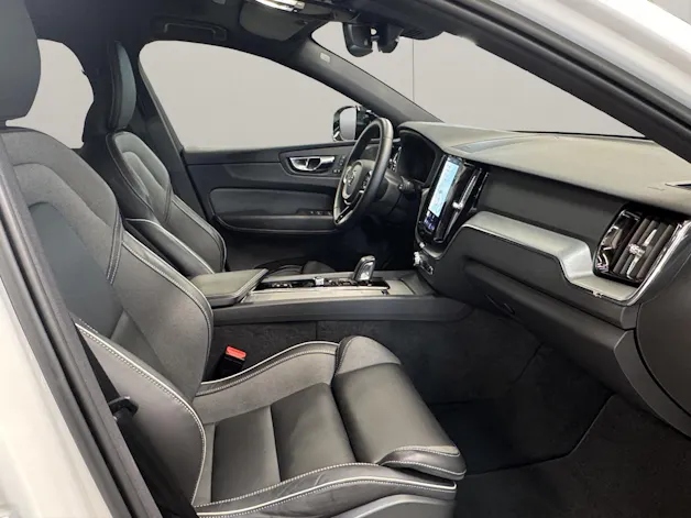 Volvo XC60 2.0 B4 MH R-Design AWD