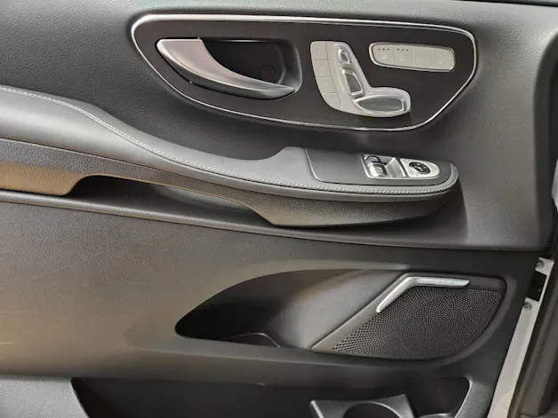 Mercedes-Benz V 300 d 4Matic Swiss Edition lang