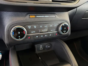 https://vehicle.imgix.net/4292352/46ecfbff-f865-4eed-a38b-6c0c89ab74b7.jpg