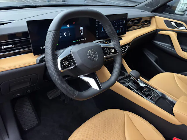 MG HS 1.5 PHEV Luxury