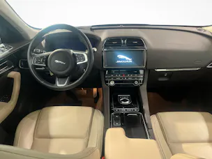 Jaguar F-Pace 2.0 D 180 Prestige AWD