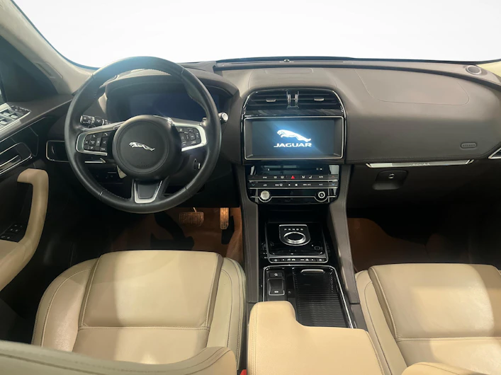 image du véhicule JAGUAR F-PACE