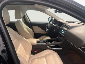 https://vehicle.imgix.net/4292384/ab53c65c-8f8a-4619-8d76-fd695f78f0a7.jpg