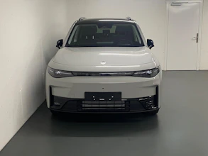 https://vehicle.imgix.net/4292414/d0d7eadf-e37c-4cc0-9fcf-e1b3f4268807.jpeg