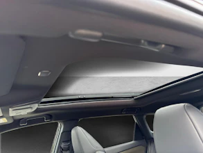 https://vehicle.imgix.net/4292424/e990a7f3-230d-4544-a4ed-2aac879aa767.jpg