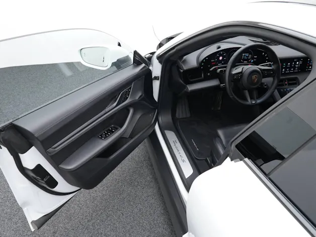 Porsche Taycan 4S