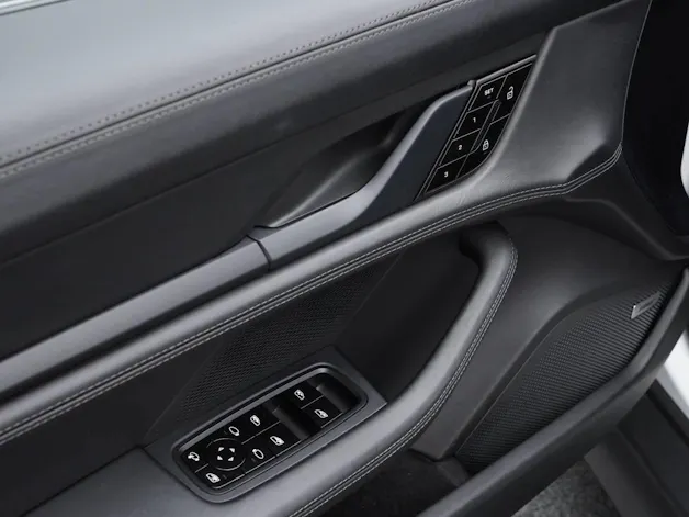 Porsche Taycan 4S