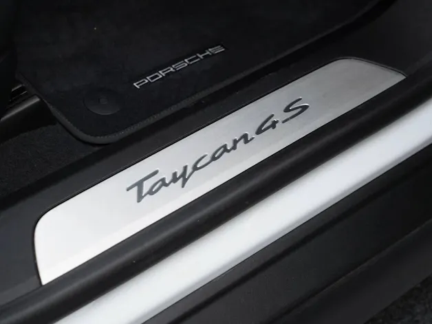 Porsche Taycan 4S