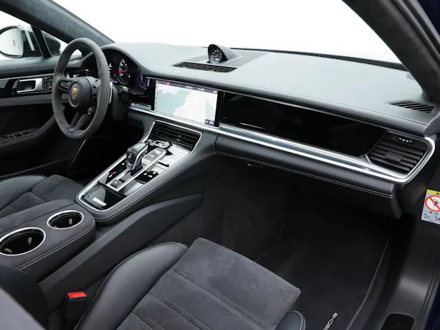 Porsche Panamera GTS Sport Turismo