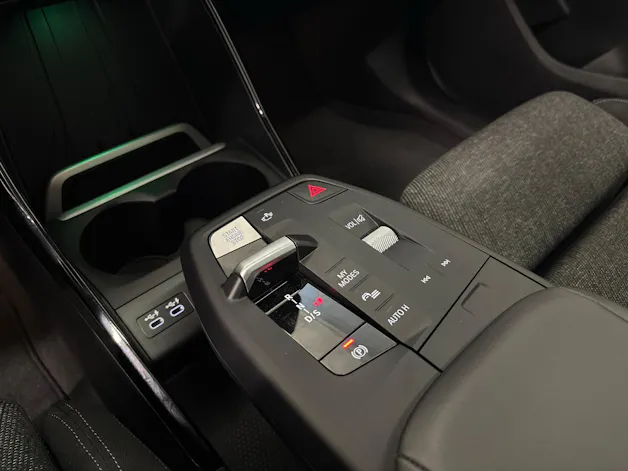 BMW 225e xDrive paddles Active Tourer