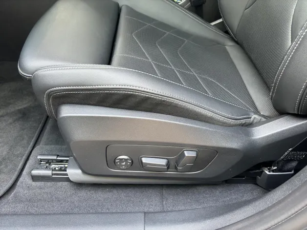 BMW 225e xDrive paddles Active Tourer