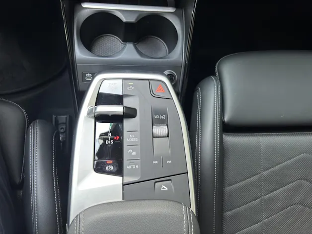 BMW 225e xDrive paddles Active Tourer