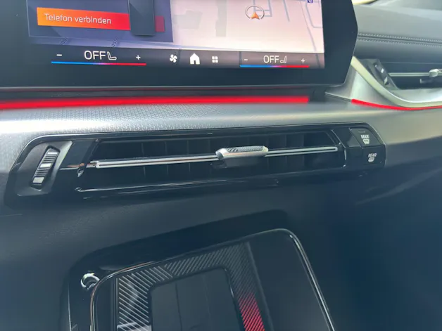 BMW 225e xDrive paddles Active Tourer